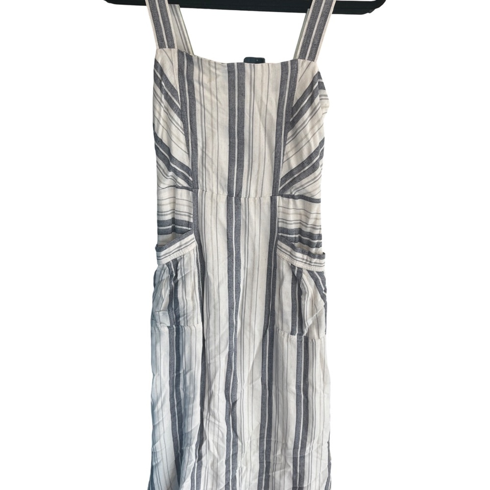 Splendid Blue-Gray and White Sundress